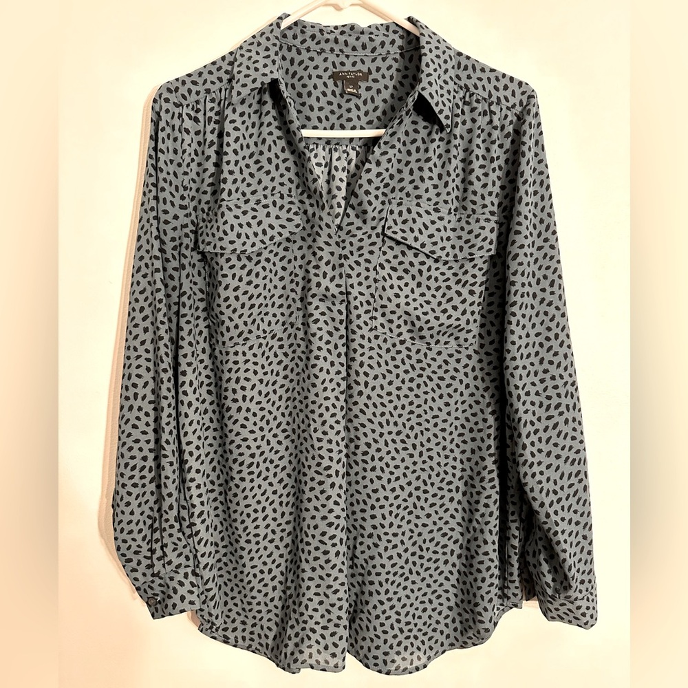 Ann Taylor - slate blue blouse with navy pattern - like new. Sz LP